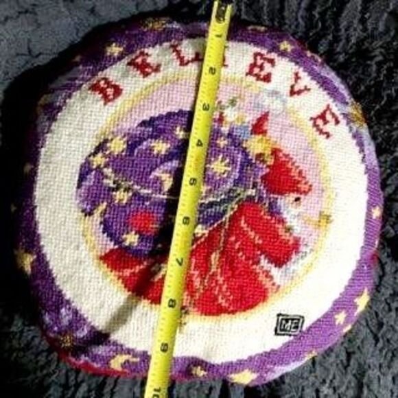 Vtg "Believe" Santa Needlepoint Decor Pillow - Picture 4 of 5